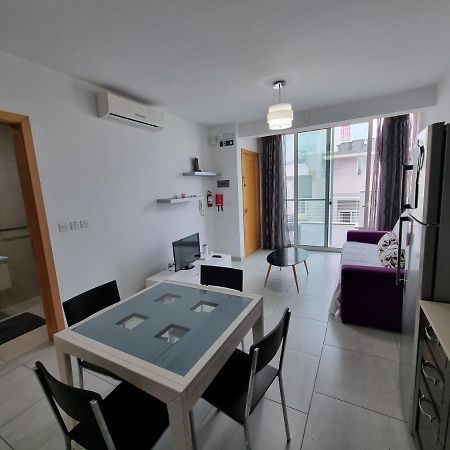 Metrostays Apartament St Julian Malta Saint Julian's Exterior photo
